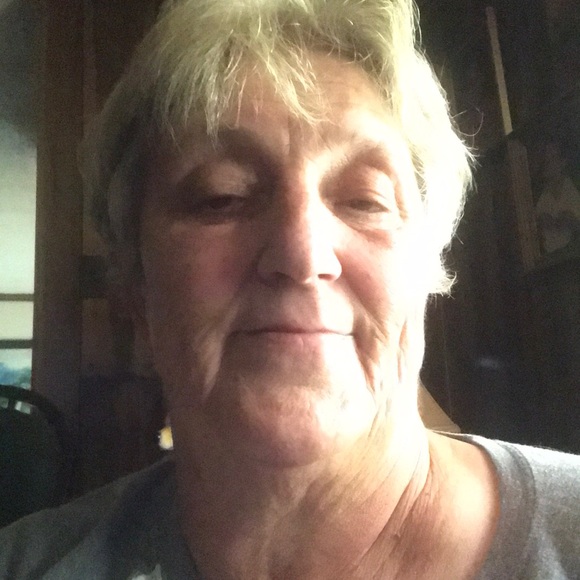 Meet your Posher, Vickie - Picture 1 of 1